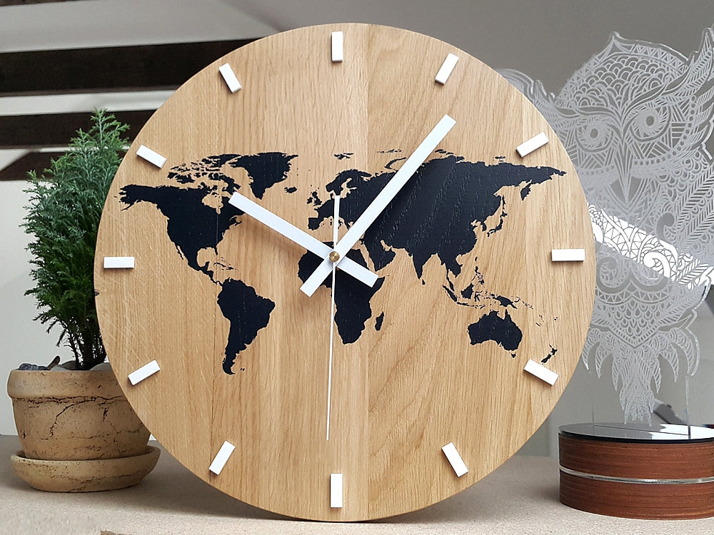 Wereld Zwarte Houten Wandklok 33,5 cm